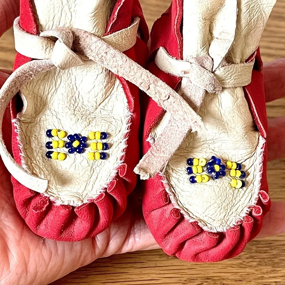 Handmade VTG Navajo Baby Moccasins 50s Deer Skin Leather Sz 0 Beaded Red Booties